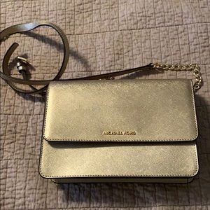 Michael Kors Crossover purse